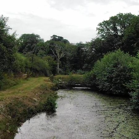 No 4 Trelawney Apartment - Onsite Bar - Restaurant - Horse Riding Menheniot Bagian luar foto
