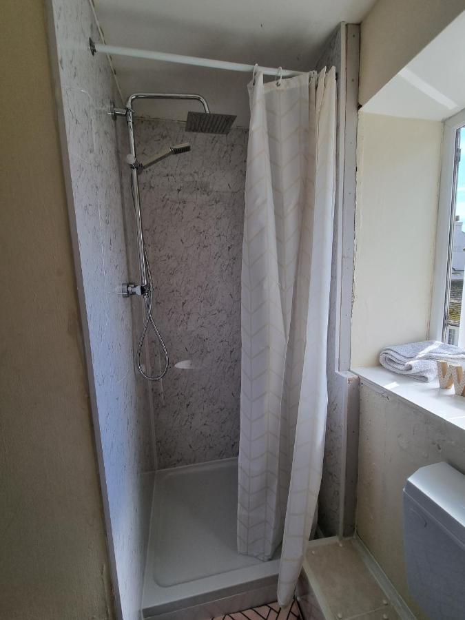 No 4 Trelawney Apartment - Onsite Bar - Restaurant - Horse Riding Menheniot Bagian luar foto