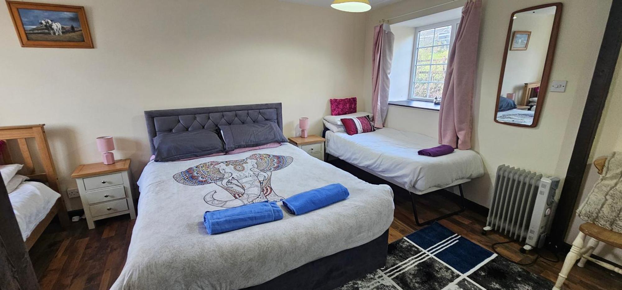 No 4 Trelawney Apartment - Onsite Bar - Restaurant - Horse Riding Menheniot Bagian luar foto
