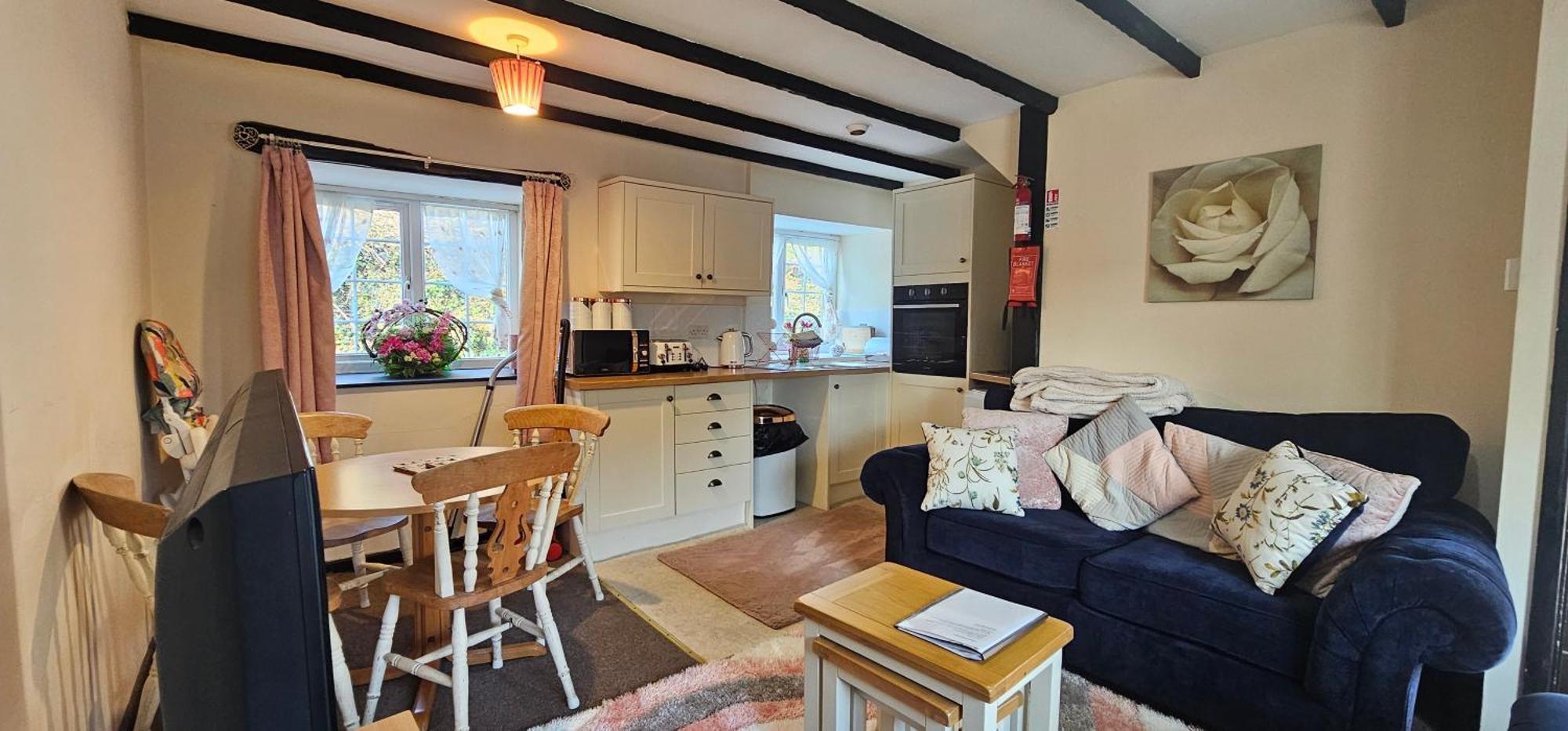 No 4 Trelawney Apartment - Onsite Bar - Restaurant - Horse Riding Menheniot Bagian luar foto